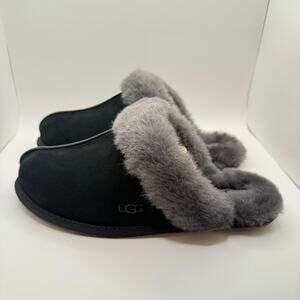 Ugg Woman’s Scuffette II Black Gray Suede Slip On Sheepskin Slippers- Size 9